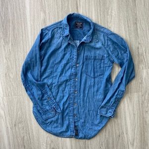 A&F Button Down Chambray XS